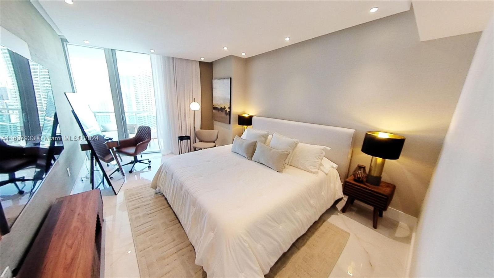 350 S Miami Ave #3902, Miami FL 33130