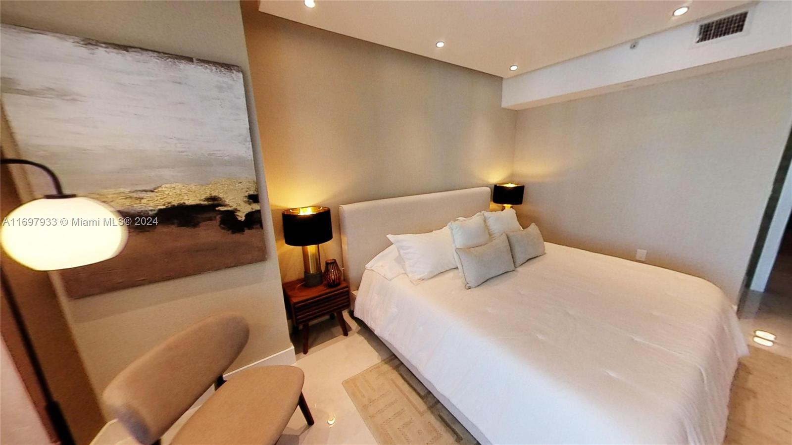 350 S Miami Ave #3902, Miami FL 33130