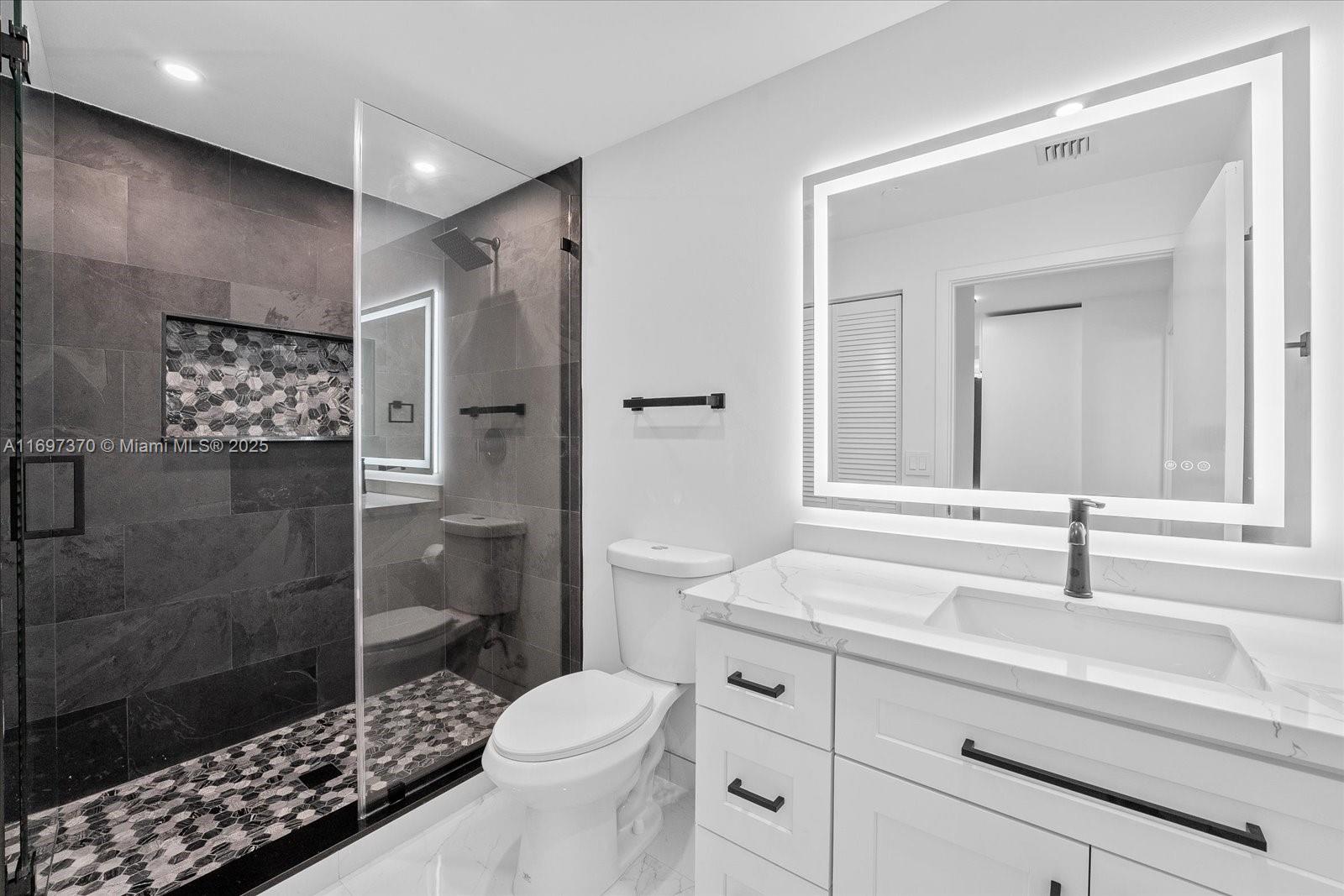 888 Biscayne Blvd #1804, Miami FL 33132