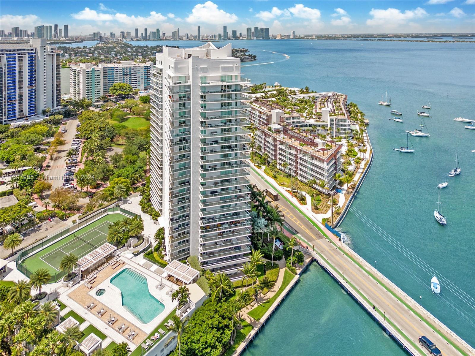 10 Venetian Way #902, Miami Beach FL 33139
