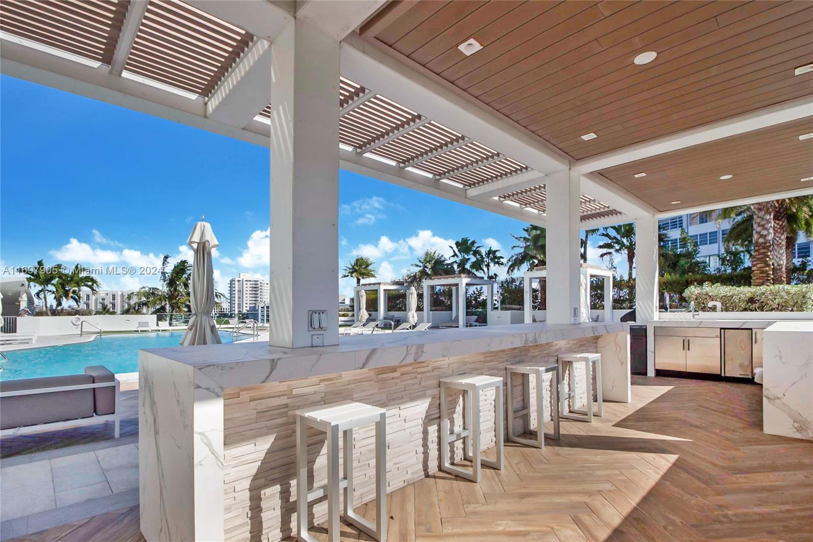 10 Venetian Way #902, Miami Beach FL 33139
