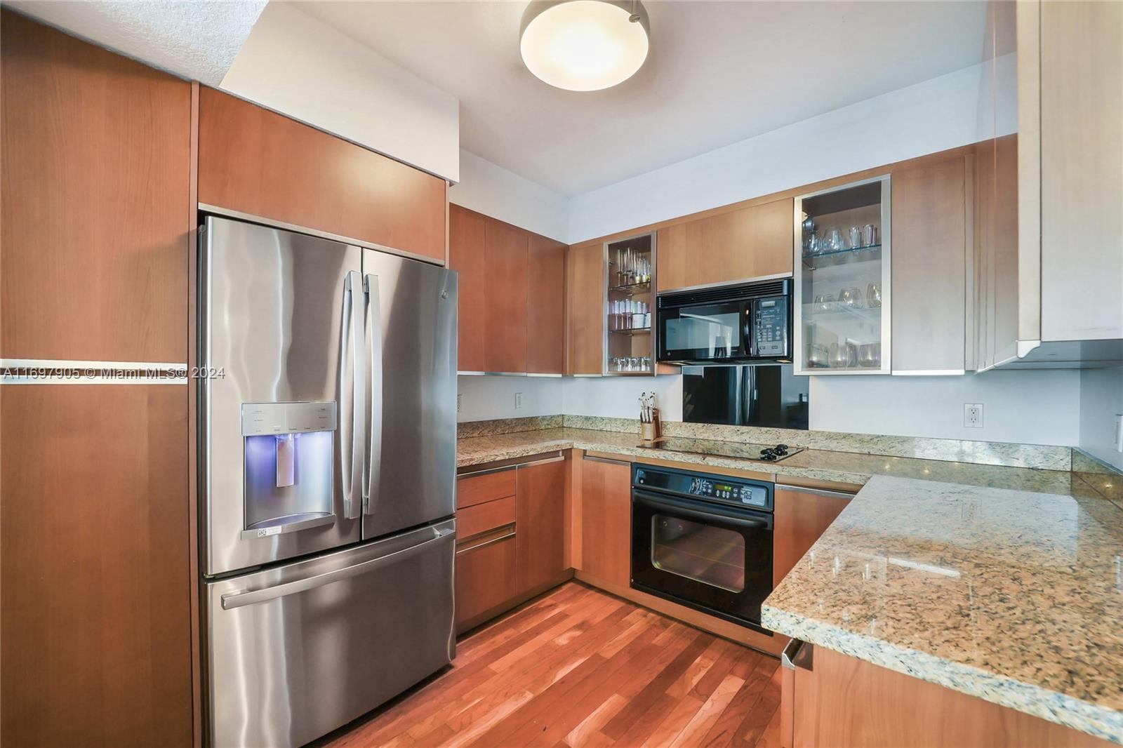 10 Venetian Way #902, Miami Beach FL 33139