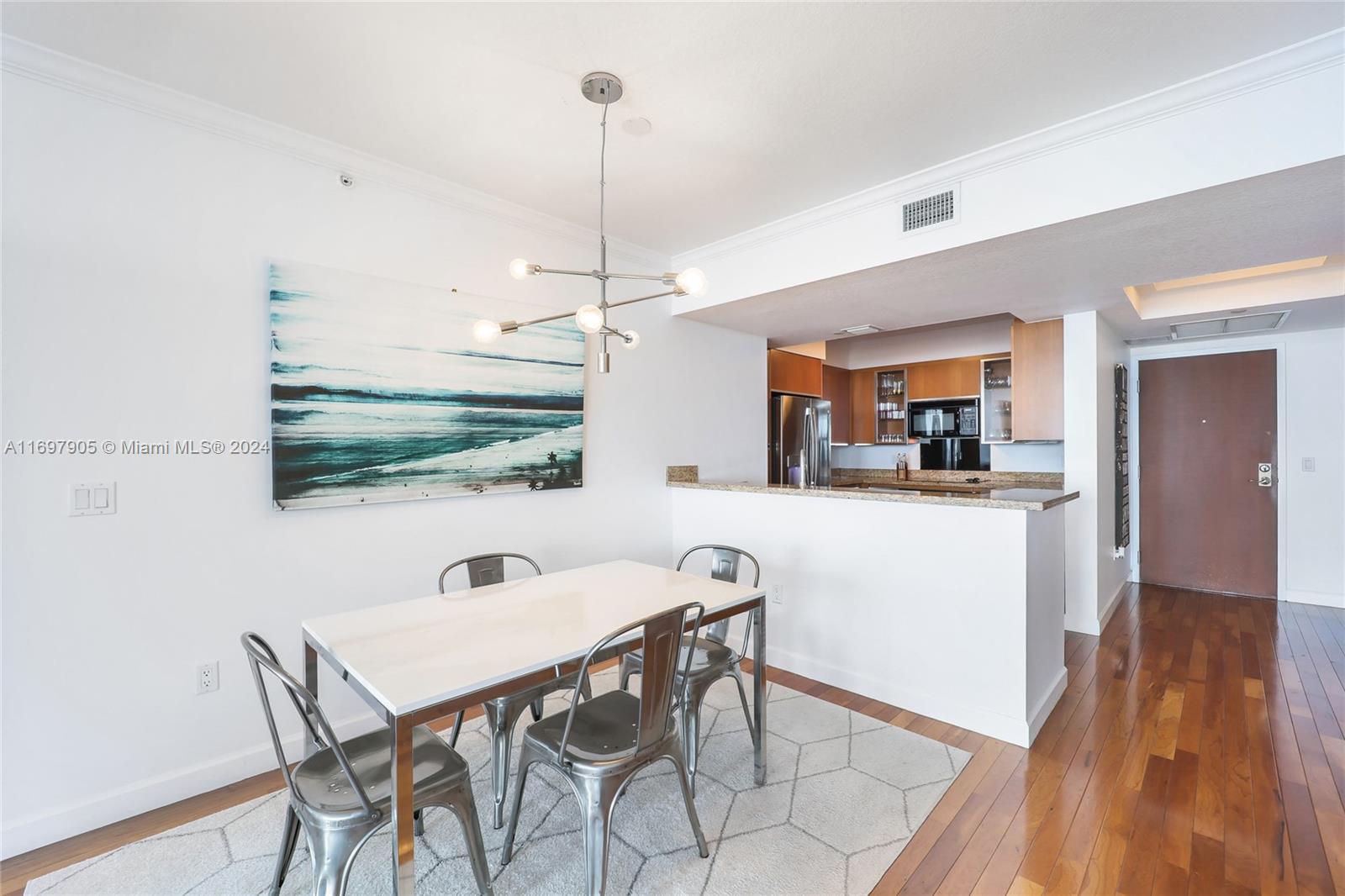 10 Venetian Way #902, Miami Beach FL 33139