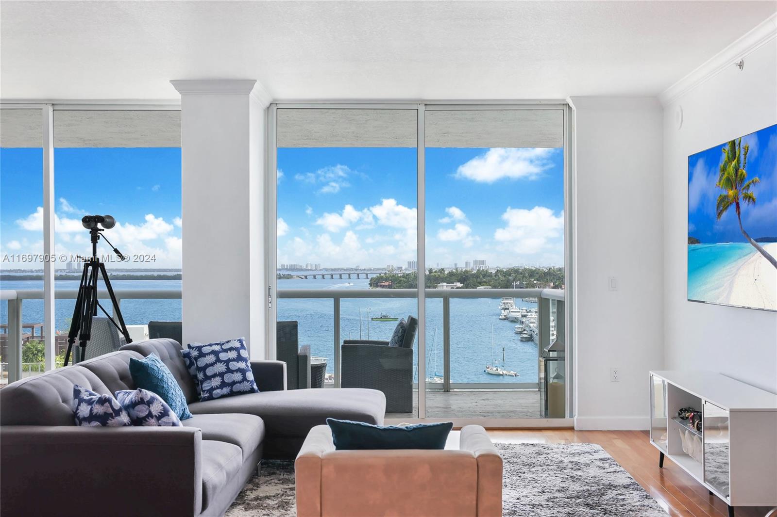 10 Venetian Way #902, Miami Beach FL 33139