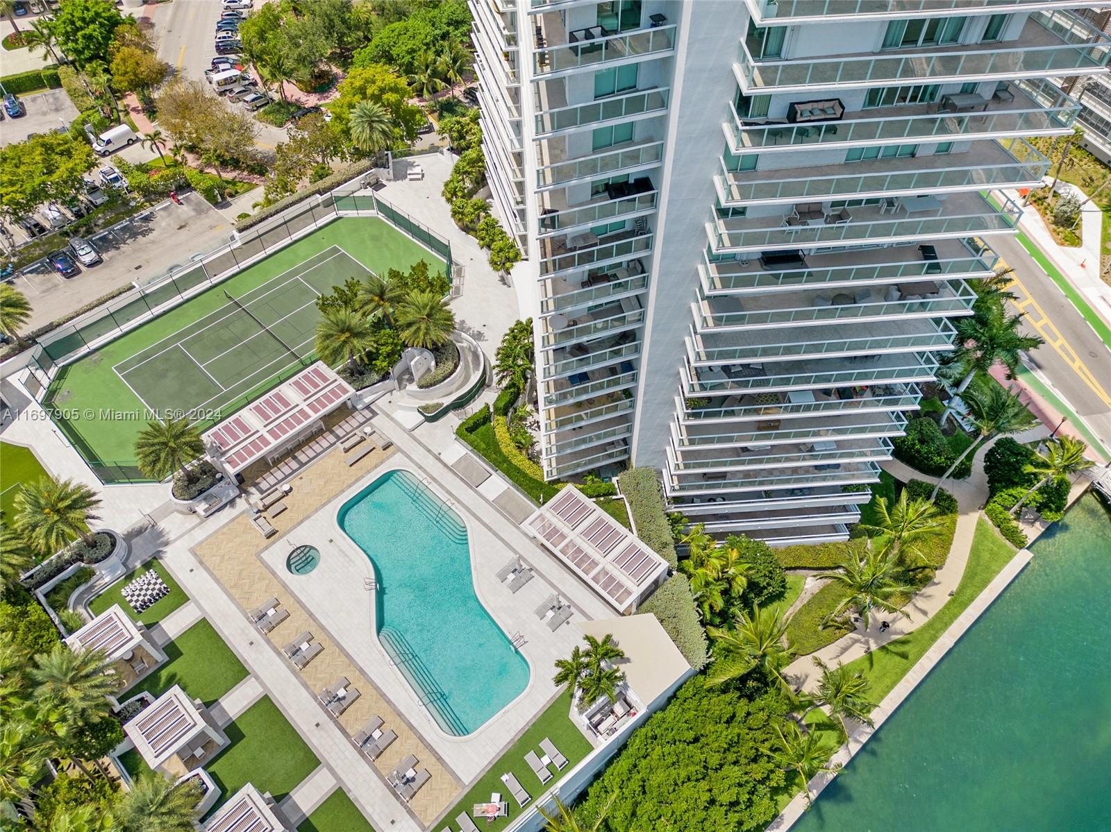 10 Venetian Way #902, Miami Beach FL 33139