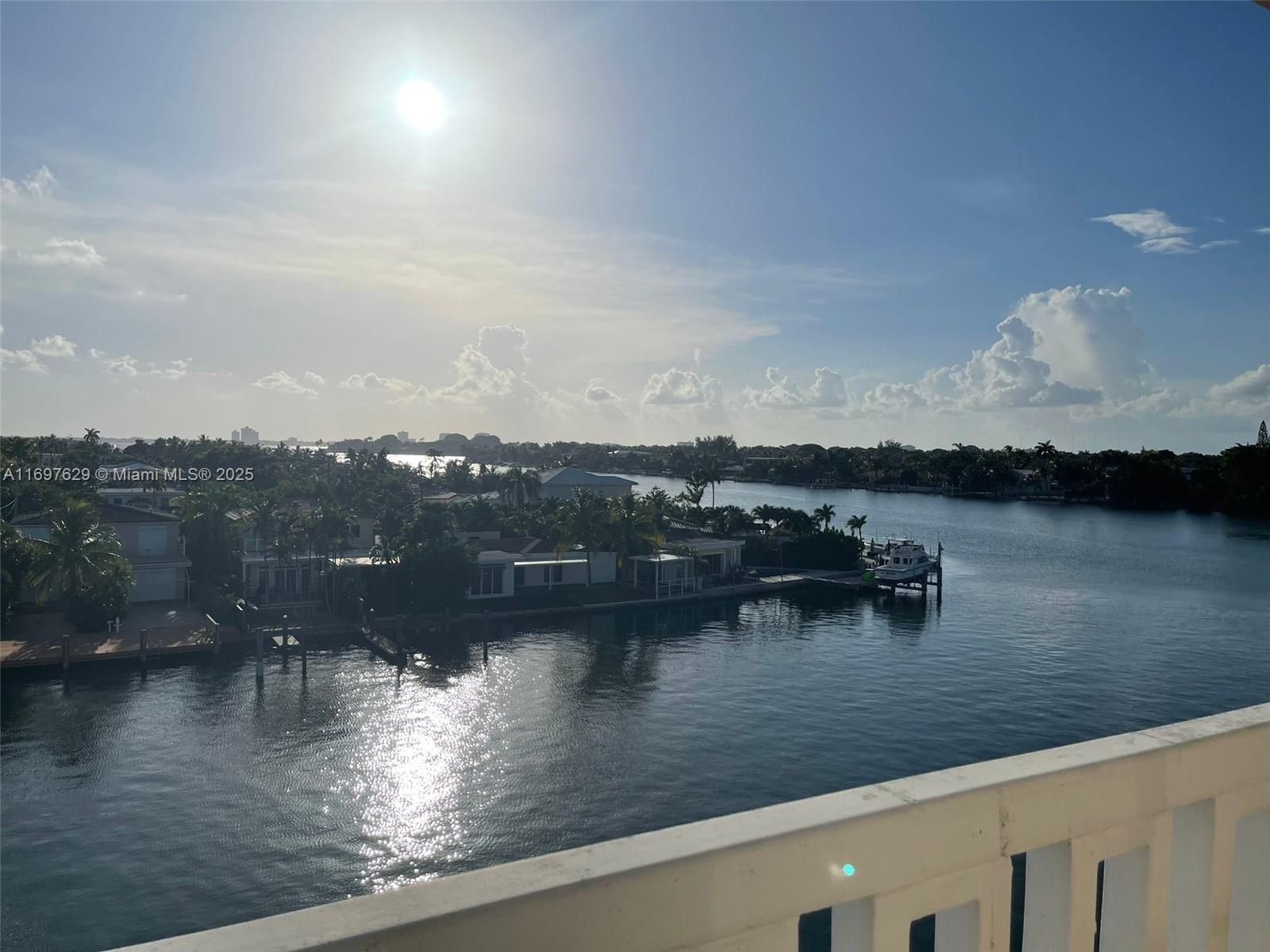 Residential, Miami Beach, Florida image 3