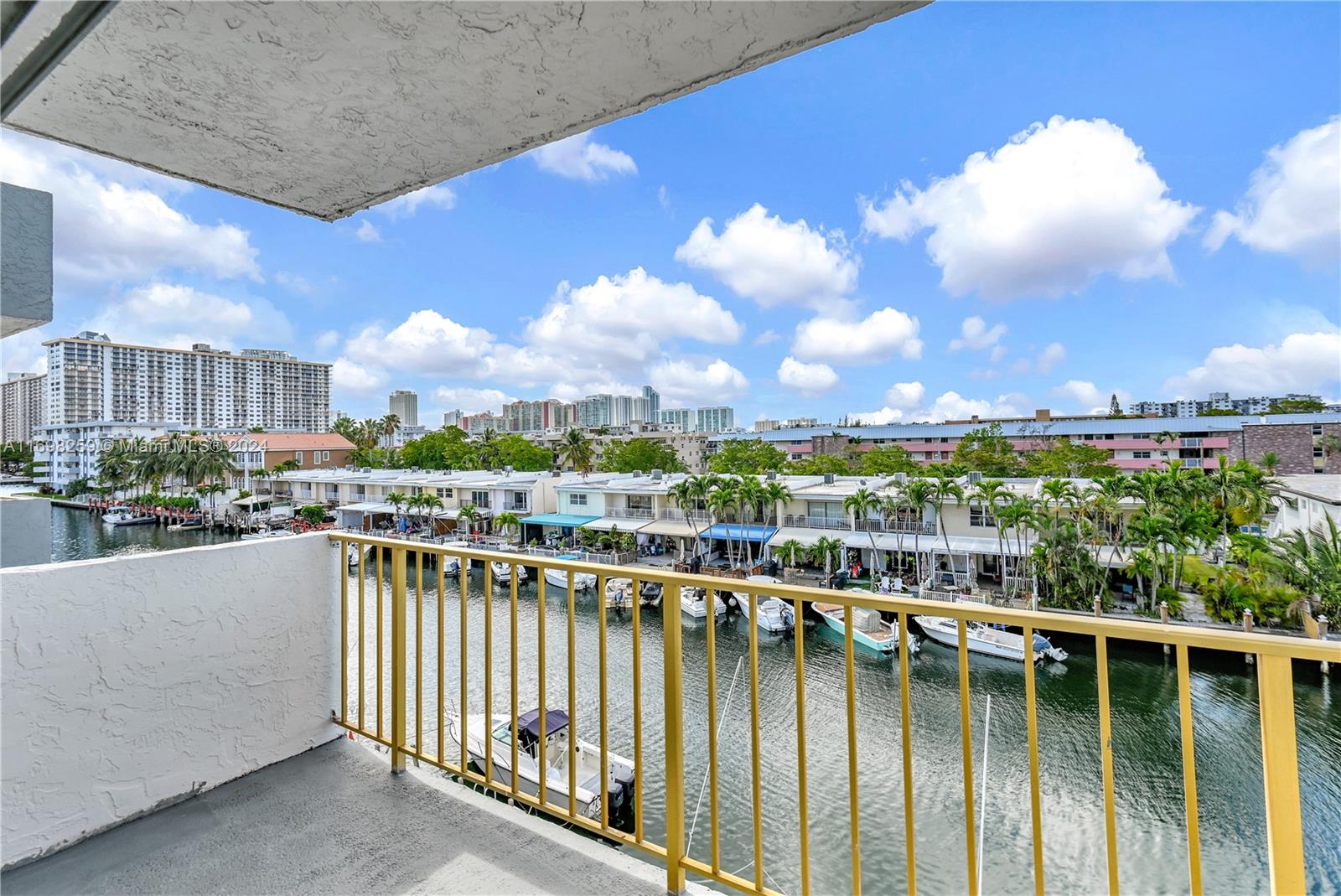 3770 NE 171st St #403, North Miami Beach, Florida image 3