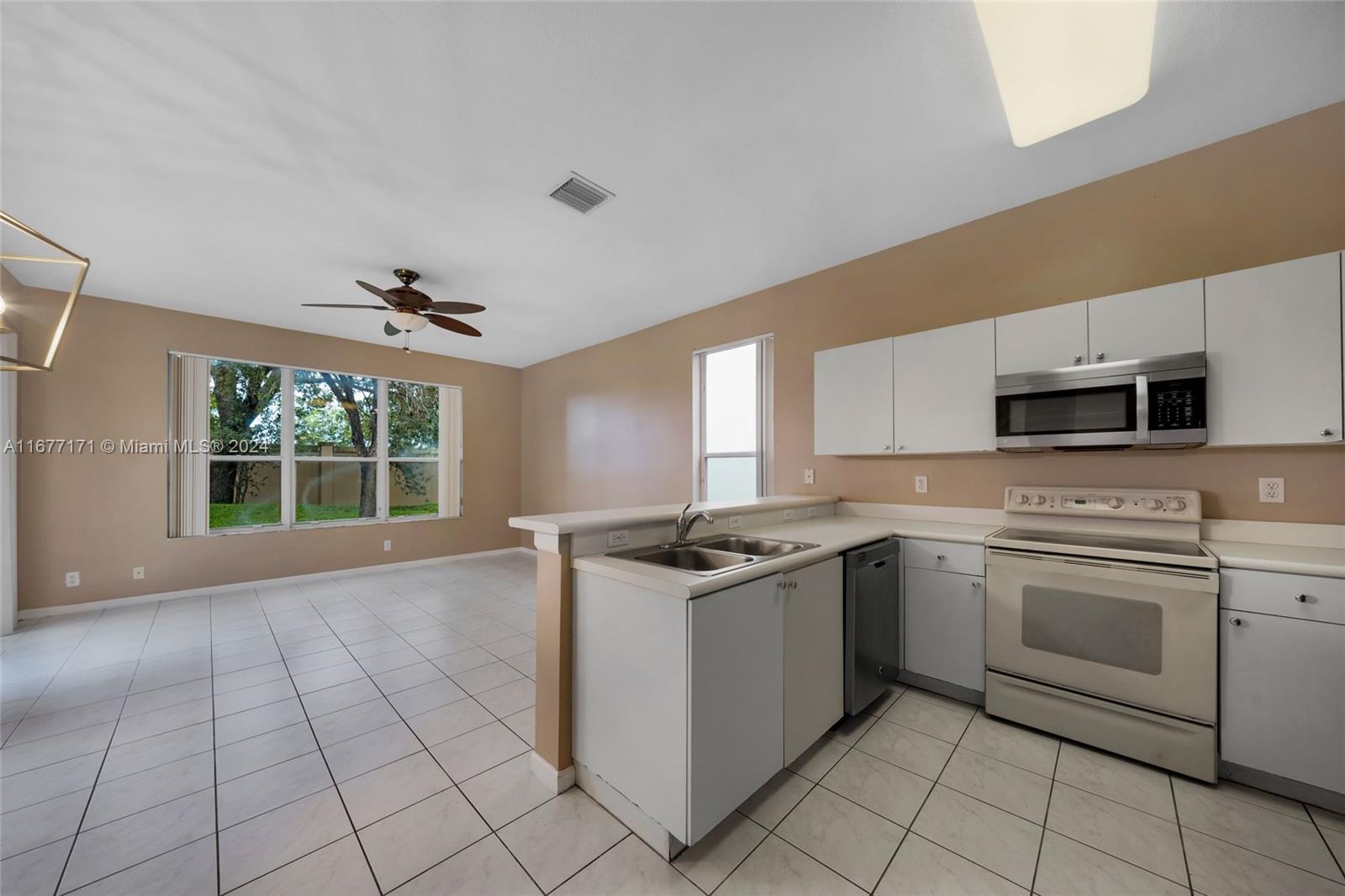 14931 SW 18th St, Miramar, Florida image 22