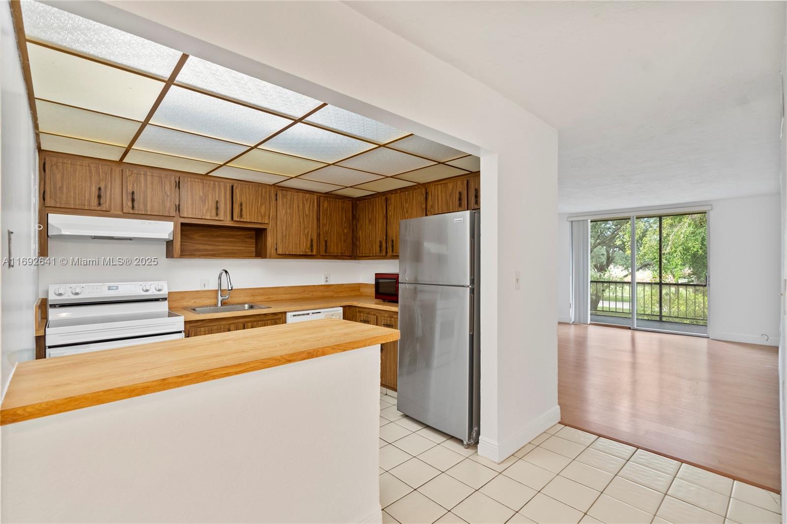1681 NW 70th Ave #204, Plantation, Florida image 3