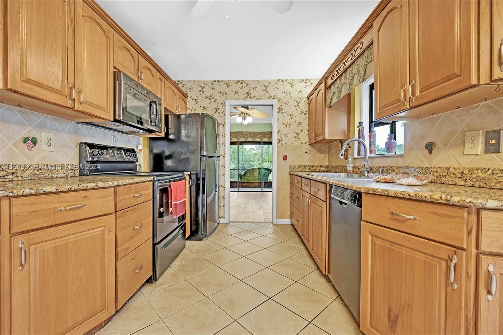 1600 Riverwood Ln, Coral Springs, Florida image 22