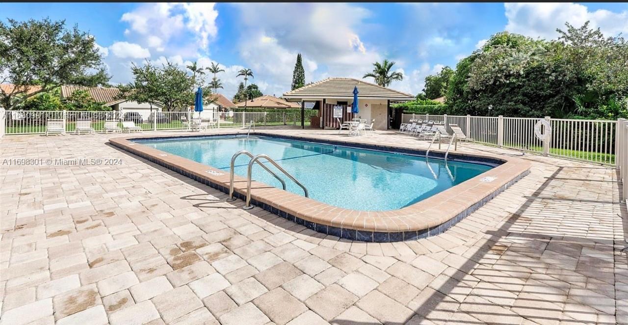 1600 Riverwood Ln, Coral Springs, Florida image 32