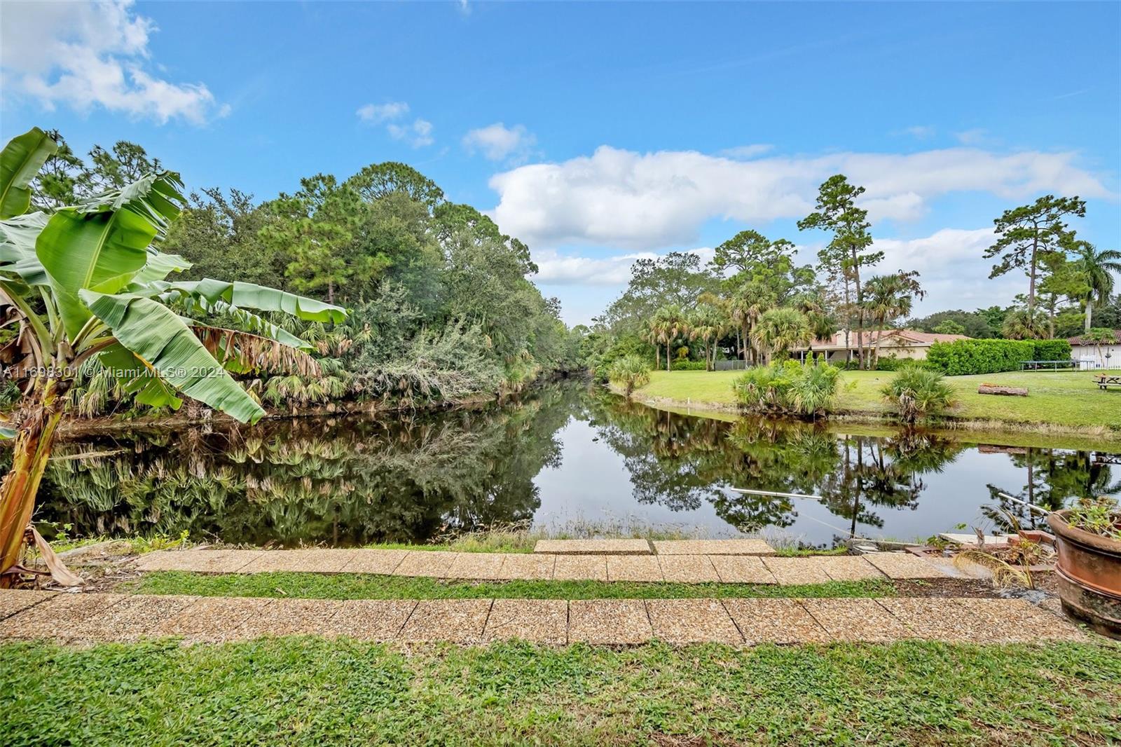 1600 Riverwood Ln, Coral Springs, Florida image 8