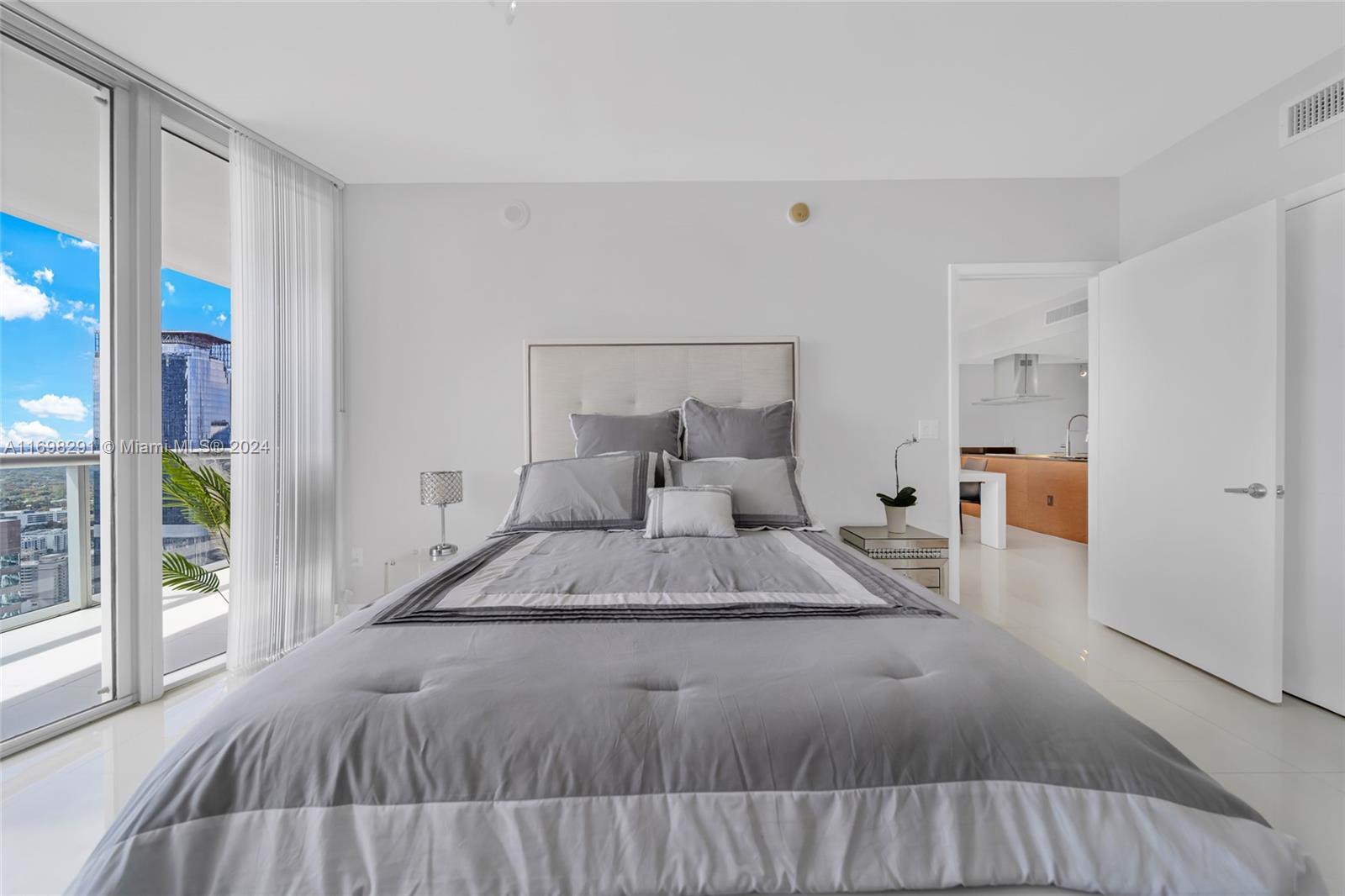 495 Brickell Ave #4909, Miami FL 33131
