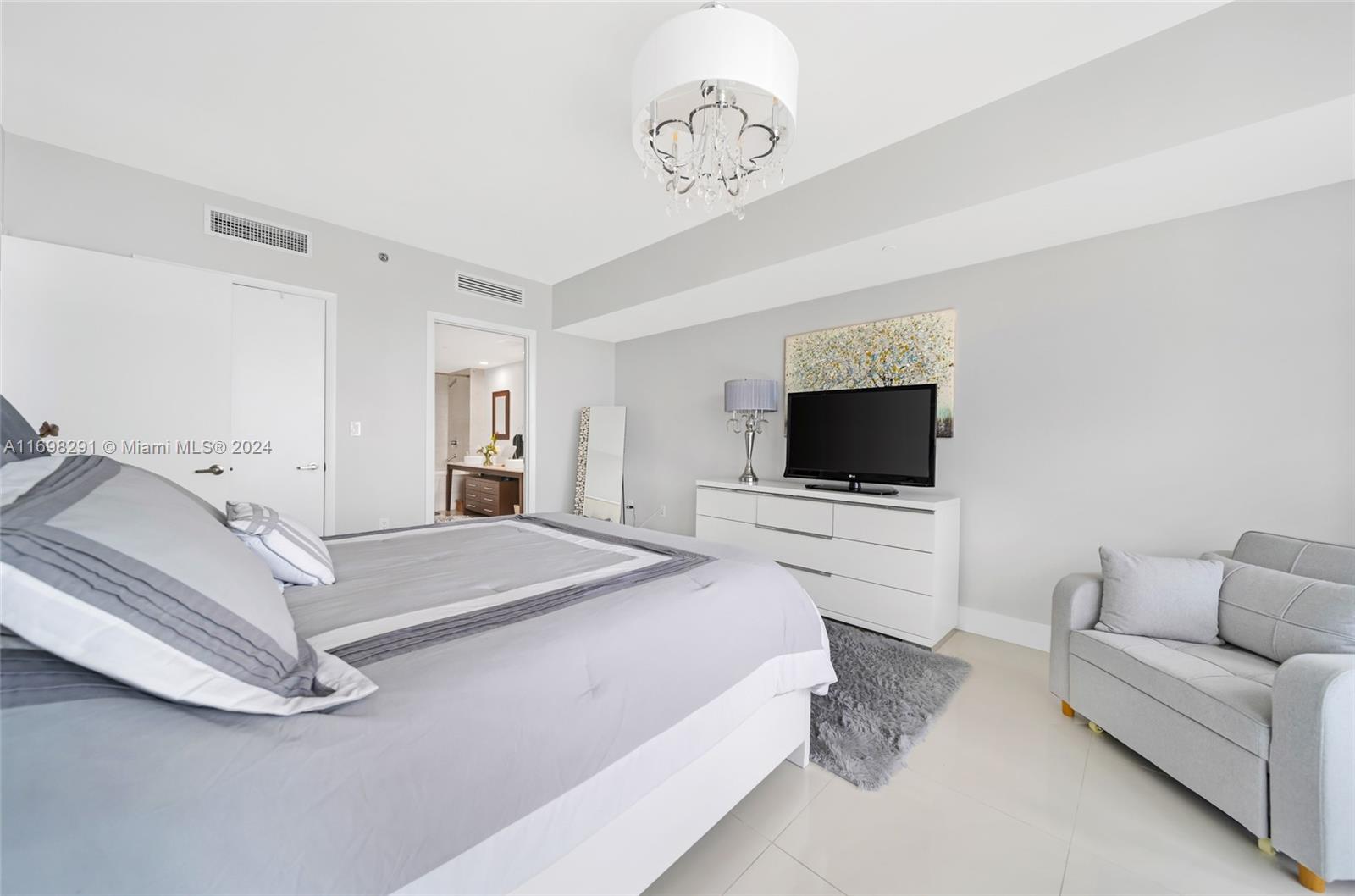 495 Brickell Ave #4909, Miami FL 33131