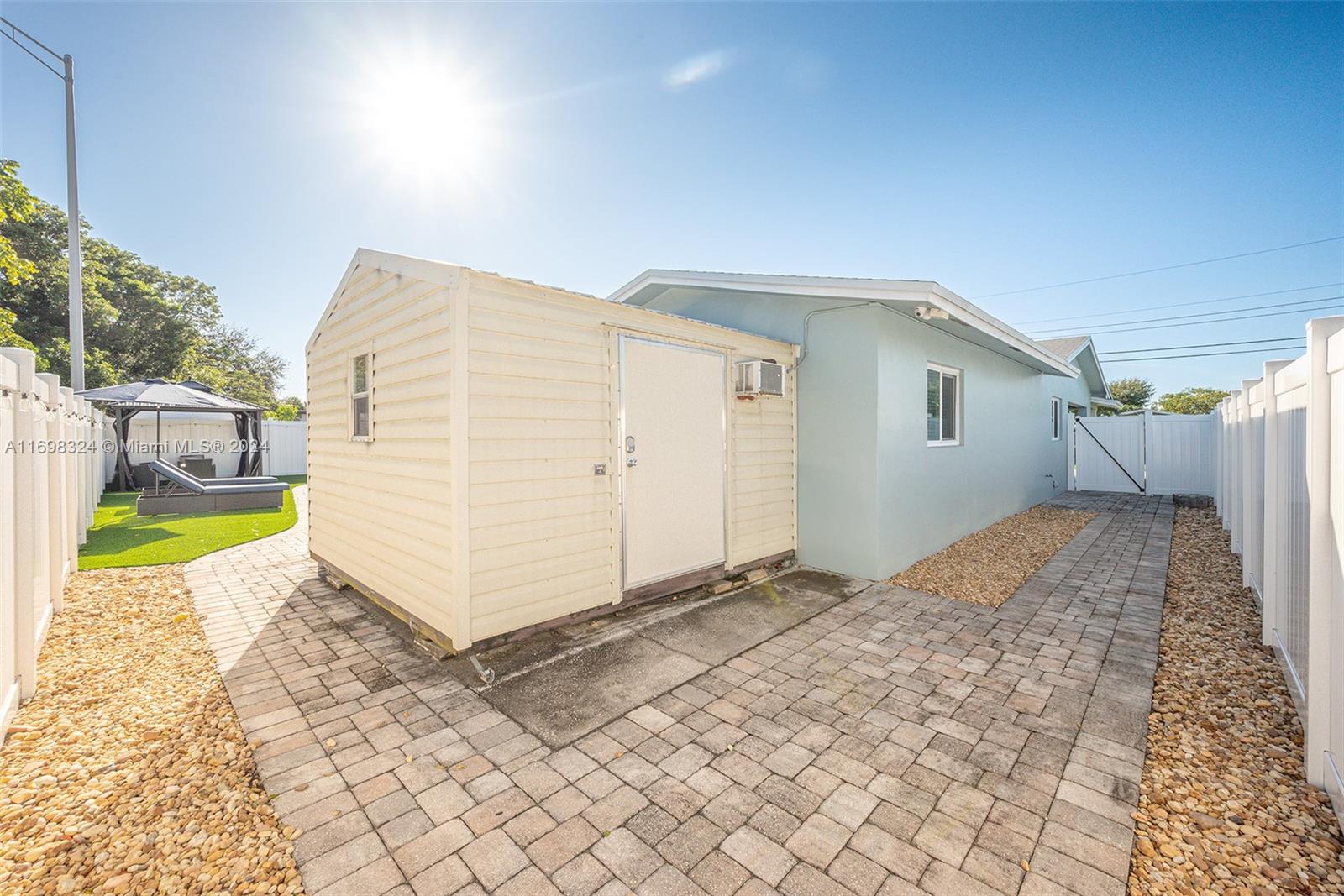 1761 NW 45th St, Oakland Park, Florida image 29