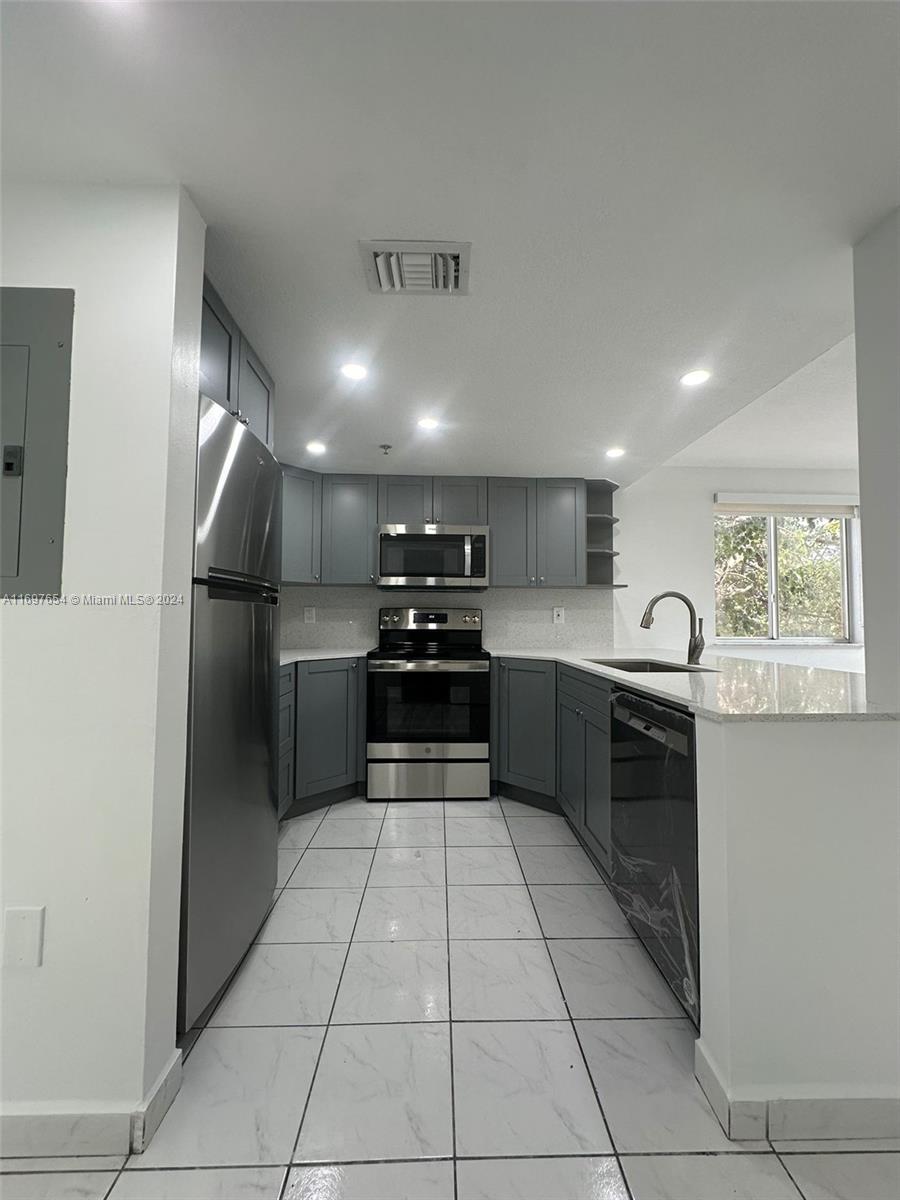 9 E 4th St #204, Hialeah, Florida image 10