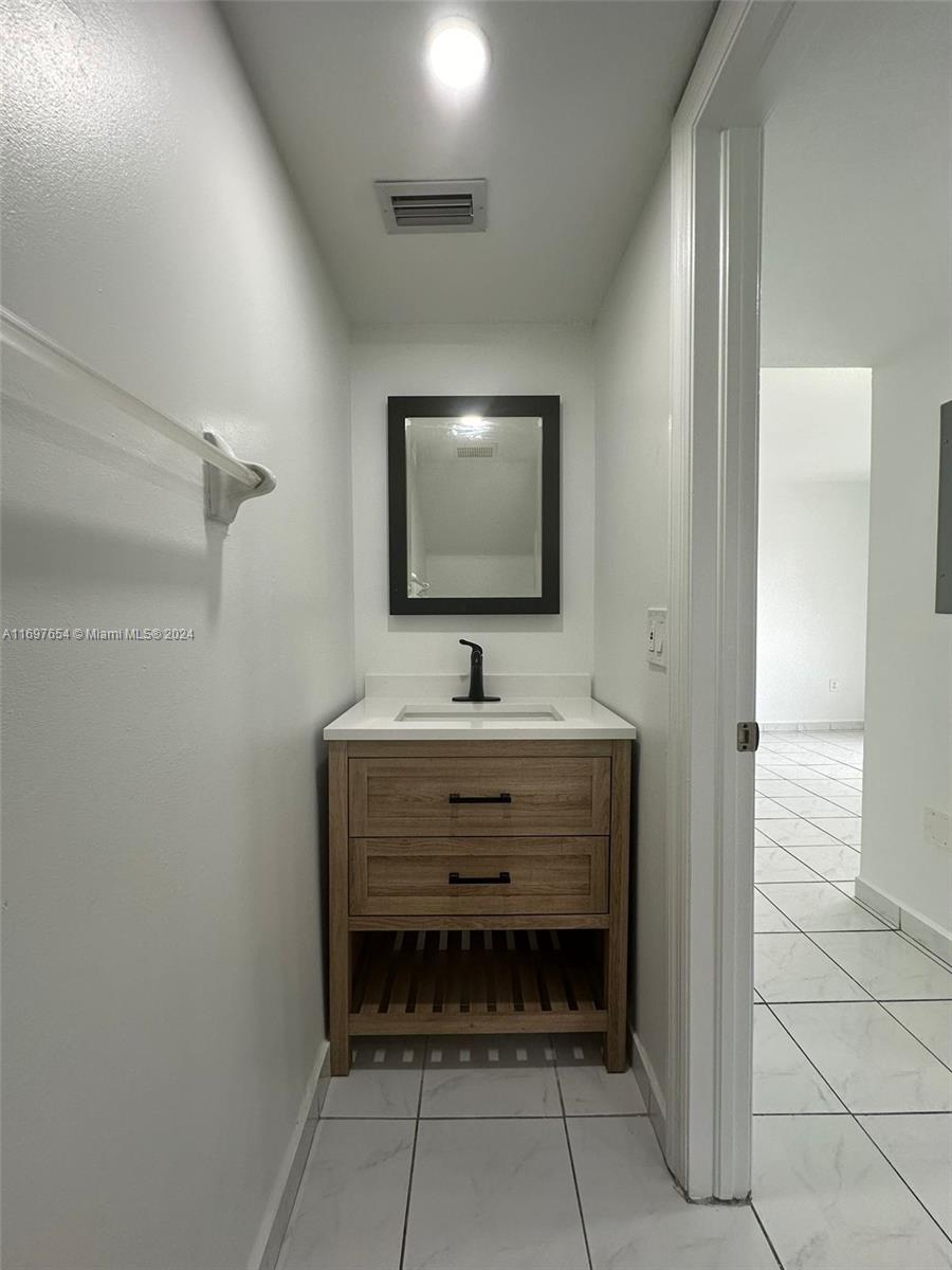 9 E 4th St #204, Hialeah, Florida image 11