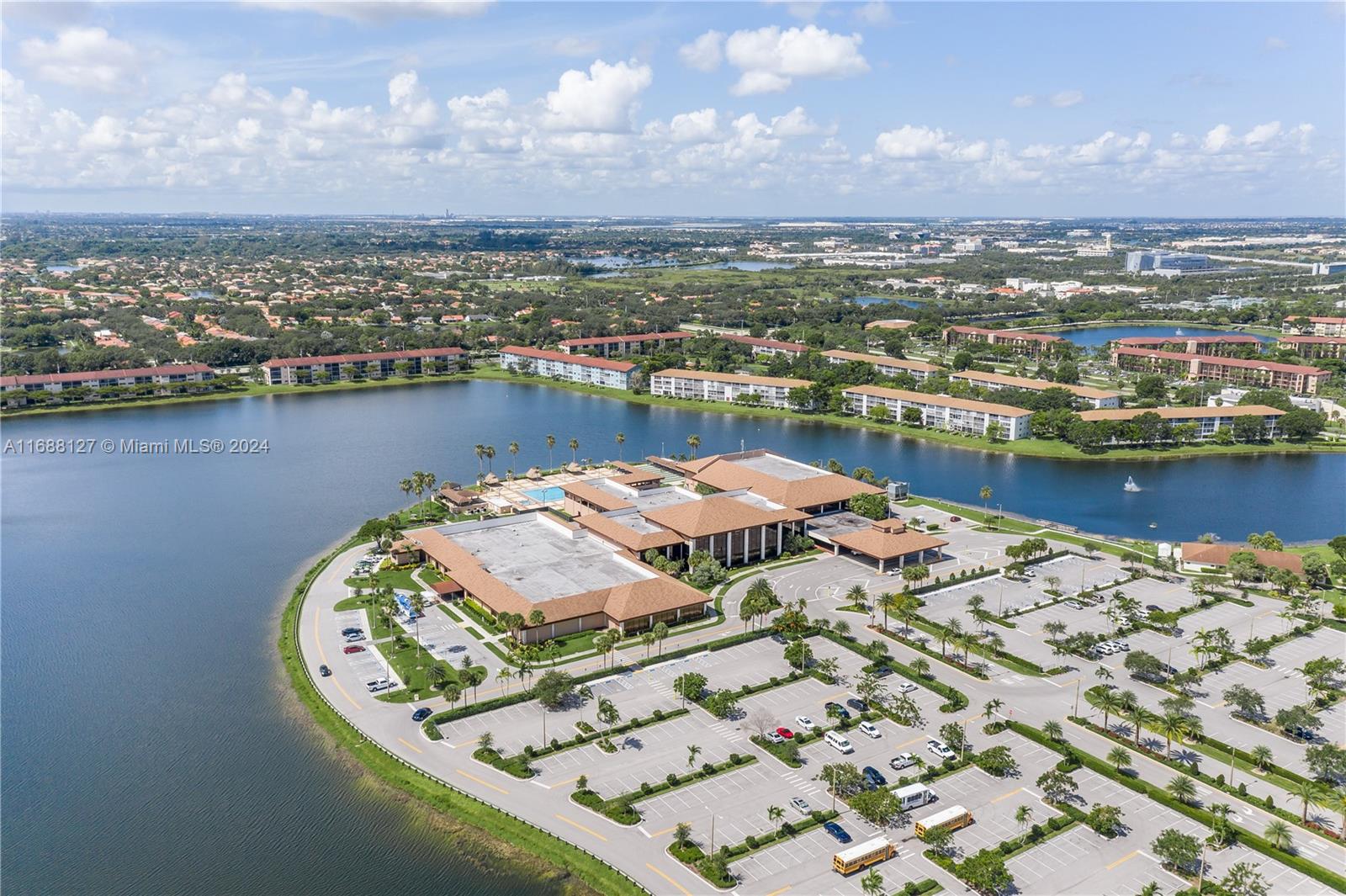 1400 SW 137th Ave #312F, Pembroke Pines, Florida image 2