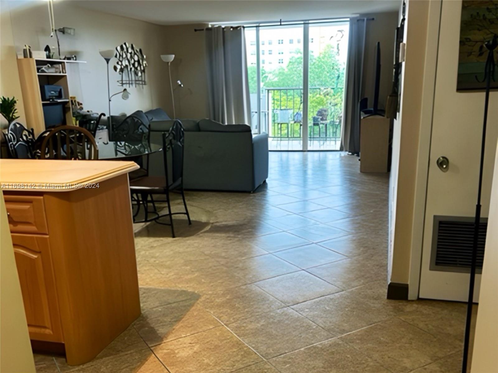 2780 NE 183rd St #515, Aventura, Florida image 3