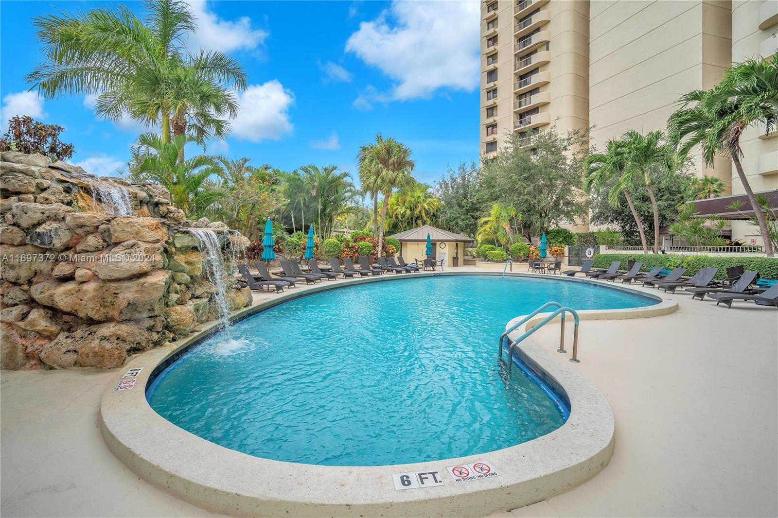 2480 Presidential Way #303, West Palm Beach, Florida image 9