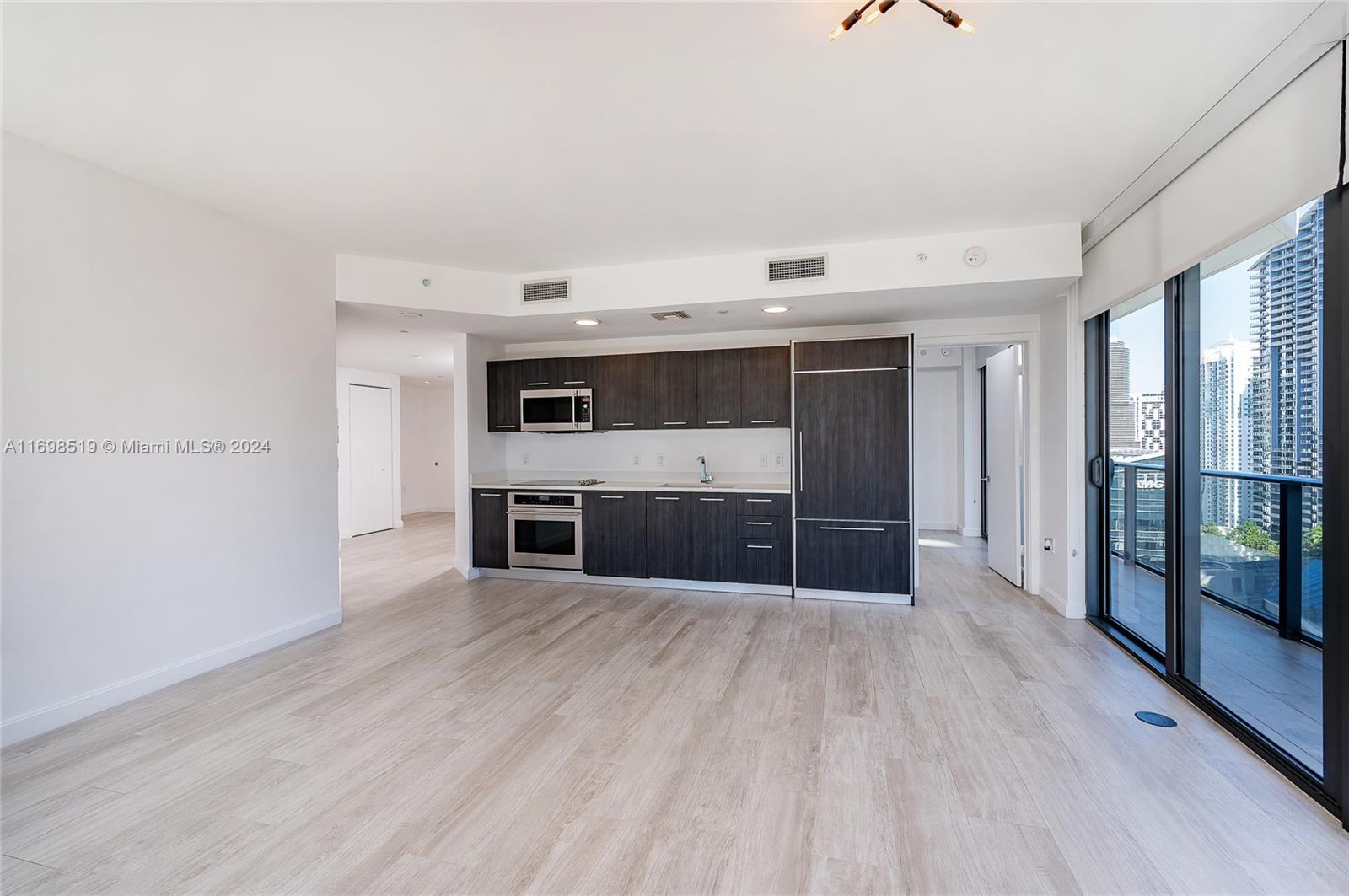 55 SW 9th St #2303, Miami FL 33130