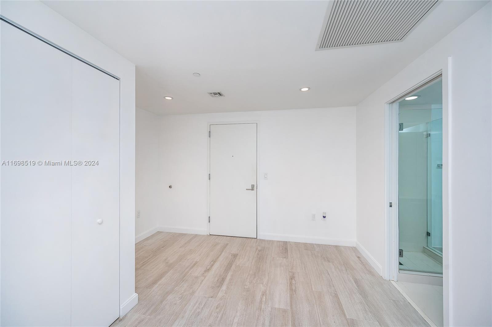55 SW 9th St #2303, Miami FL 33130