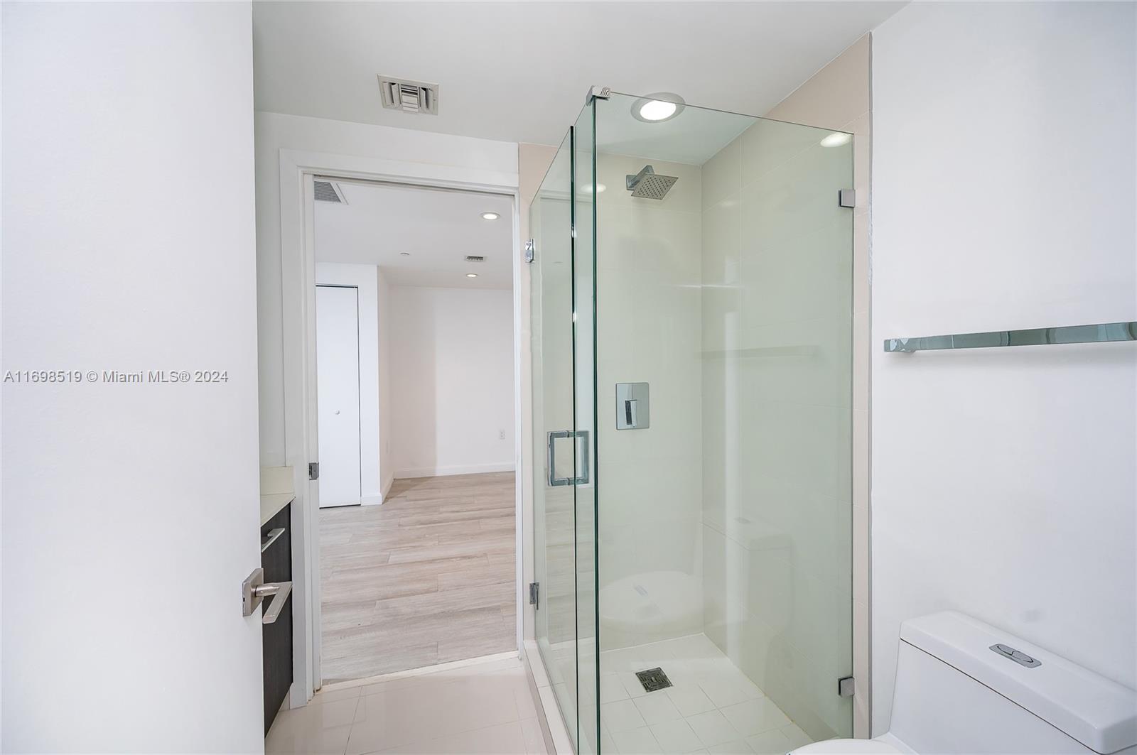55 SW 9th St #2303, Miami FL 33130