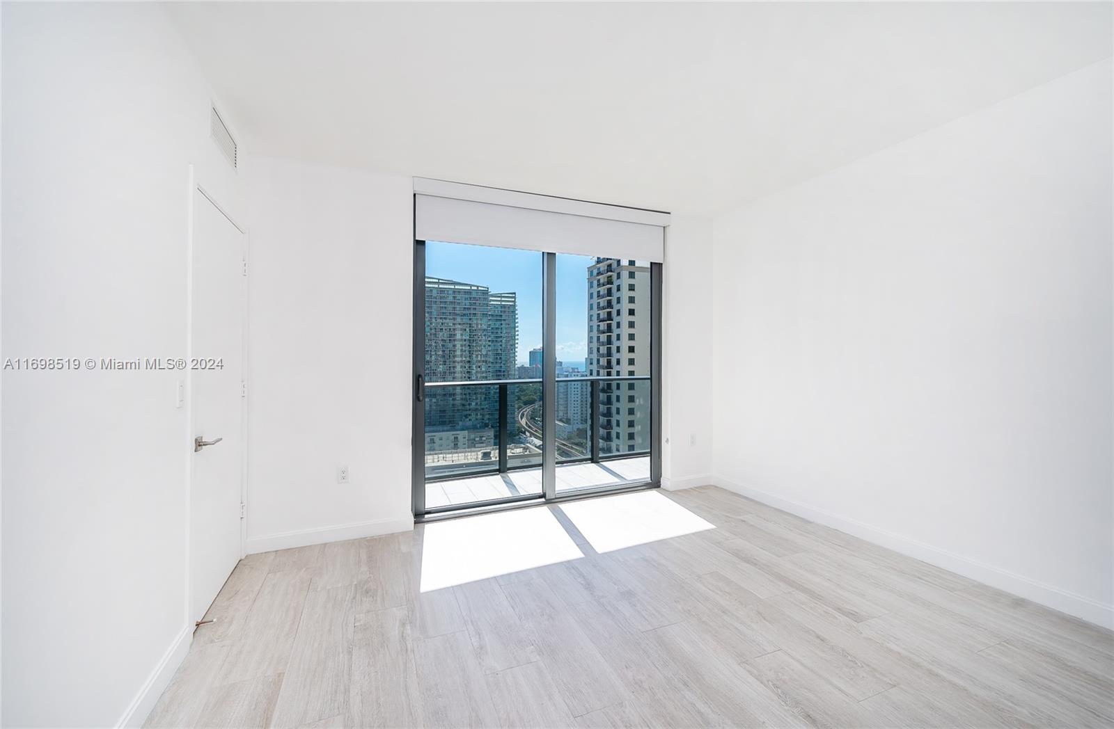 55 SW 9th St #2303, Miami FL 33130
