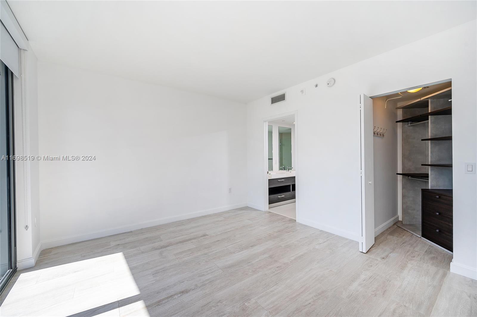 55 SW 9th St #2303, Miami FL 33130