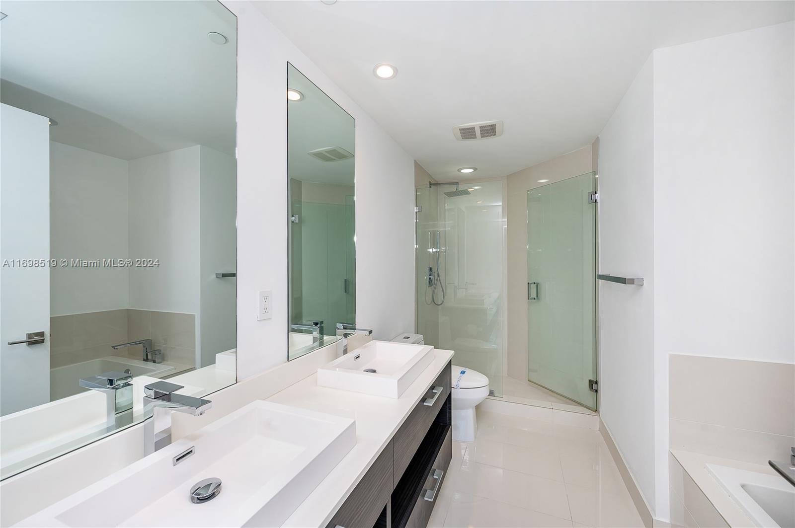 55 SW 9th St #2303, Miami FL 33130