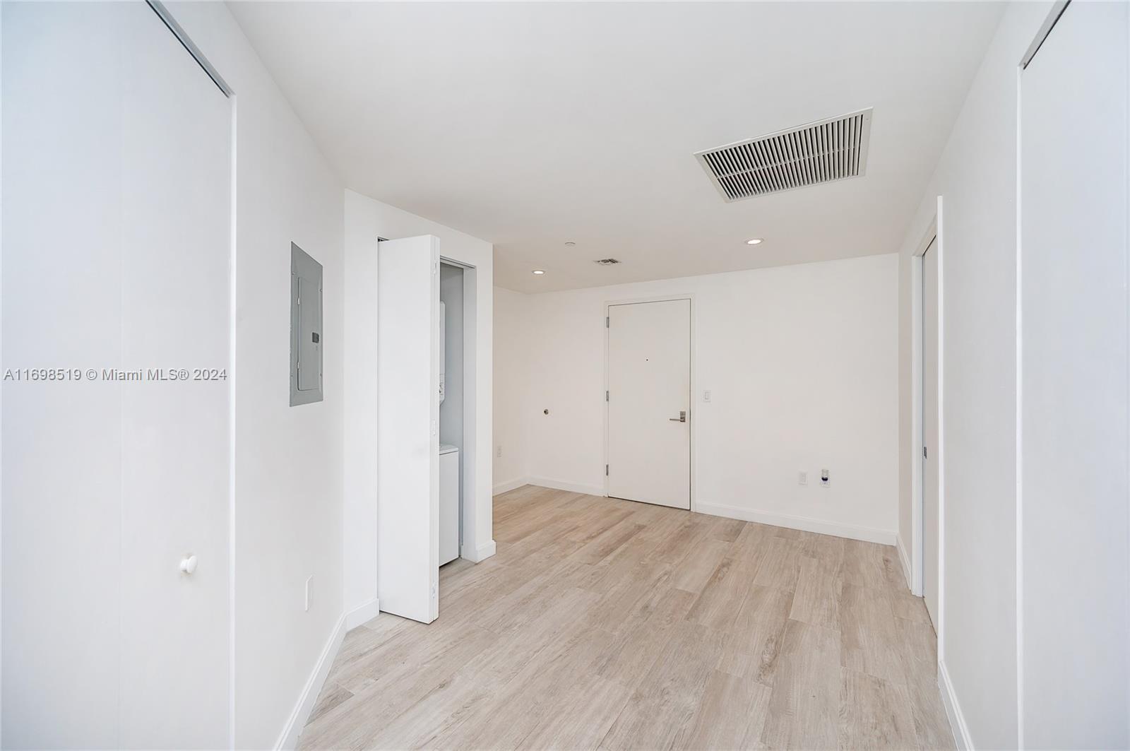 55 SW 9th St #2303, Miami FL 33130