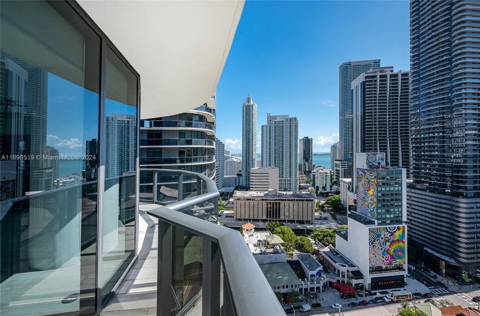 55 SW 9th St #2303, Miami FL 33130