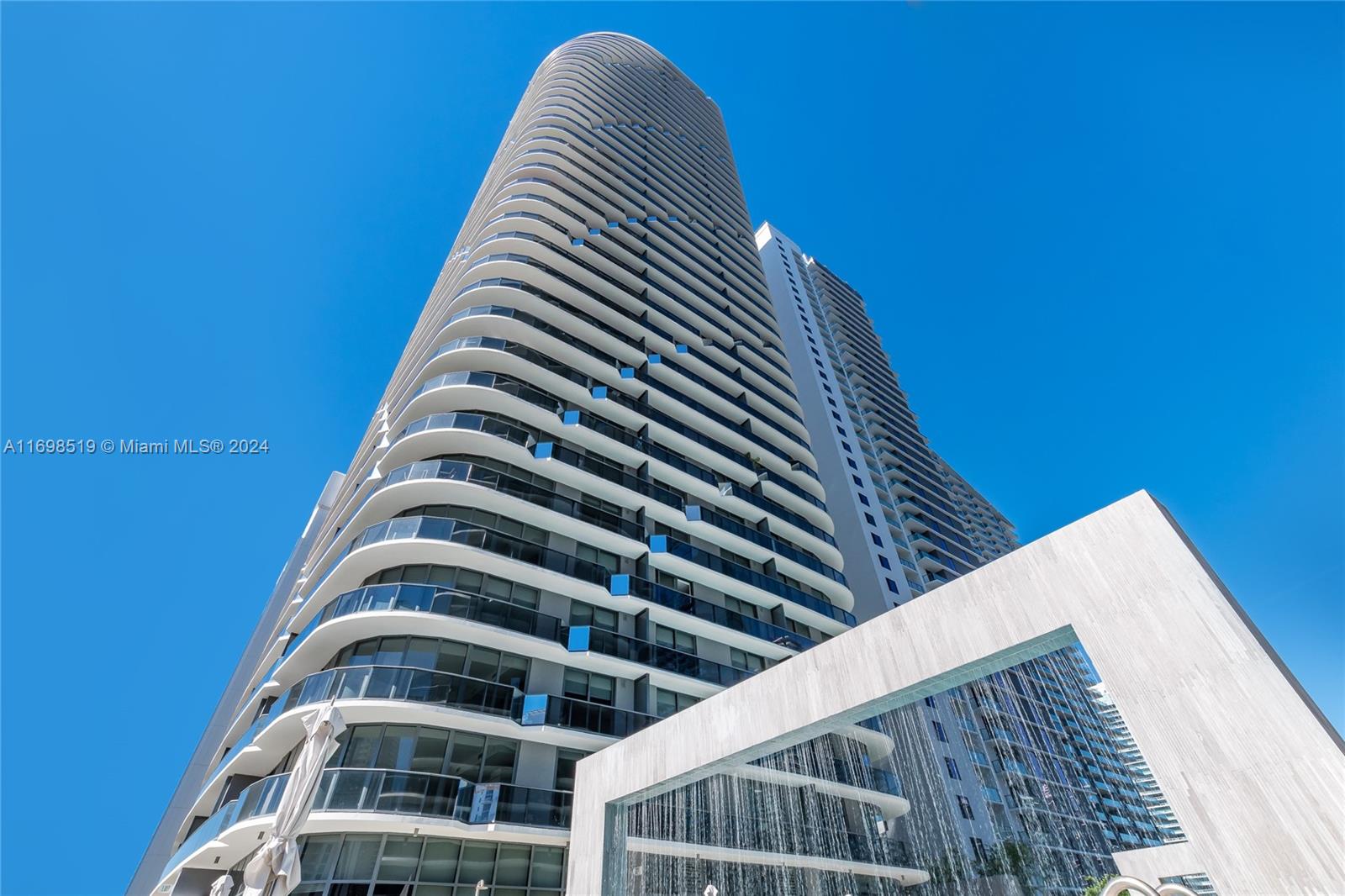 55 SW 9th St #2303, Miami FL 33130