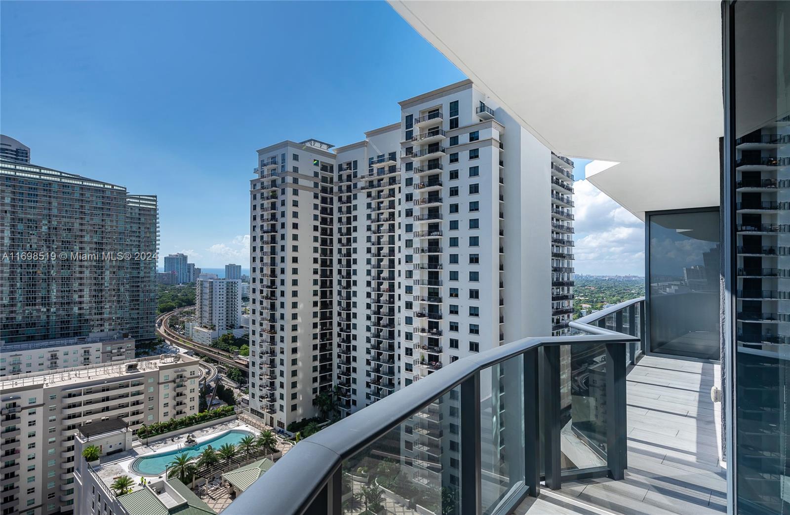 55 SW 9th St #2303, Miami FL 33130