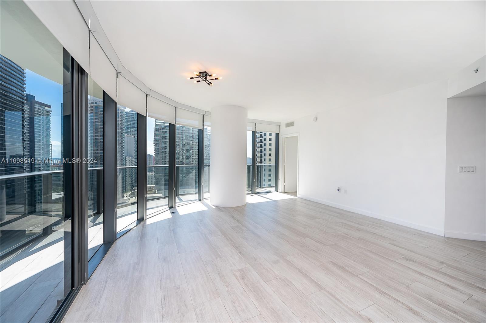 55 SW 9th St #2303, Miami FL 33130