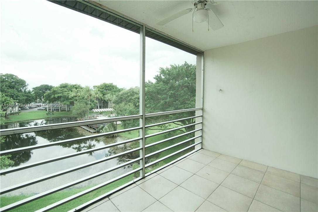 9410 Poinciana Pl #407, Davie, Florida image 7