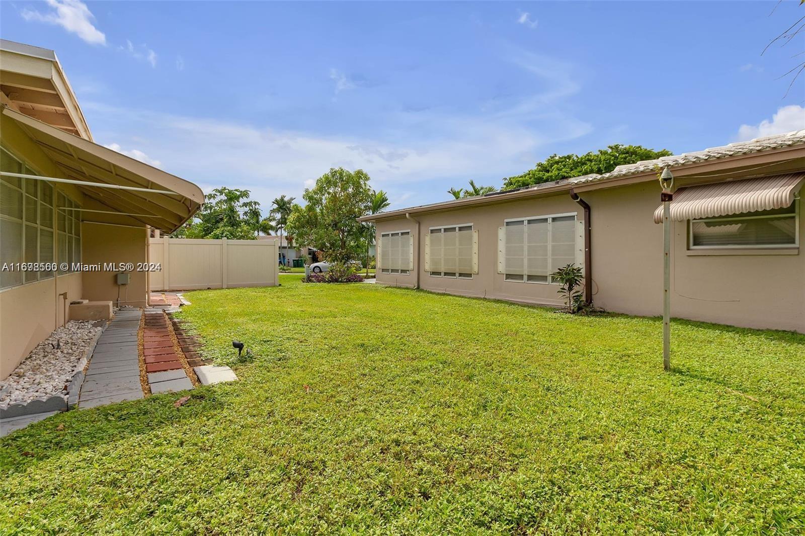 4710 NW 49th Pl, Tamarac, Florida image 27