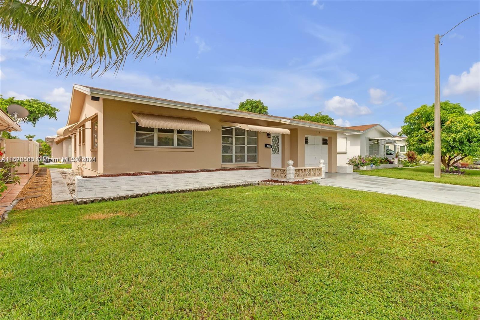 4710 NW 49th Pl, Tamarac, Florida image 3