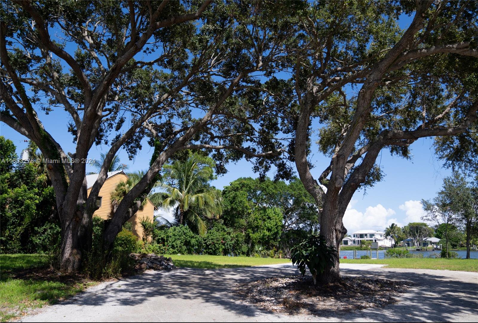 19170 Pinetree Dr, Tequesta, Florida image 8