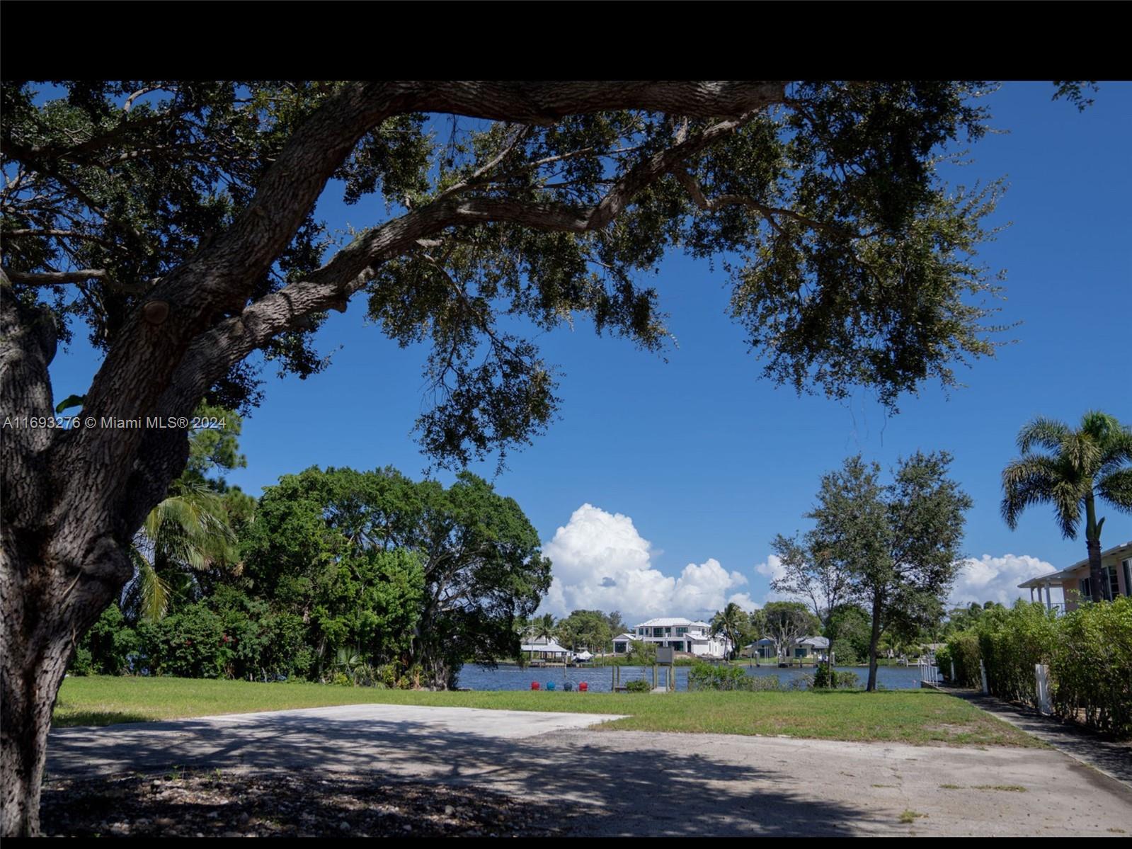 19170 Pinetree Dr, Tequesta, Florida image 9