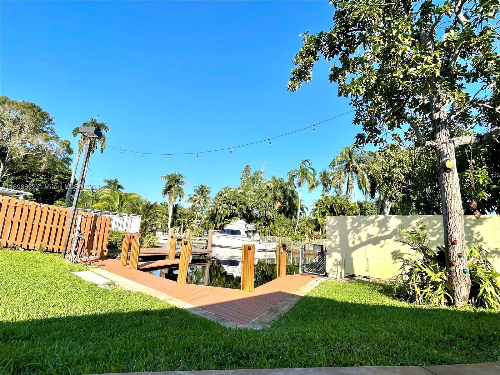 2809 SW 46th St, Dania Beach, Florida image 32