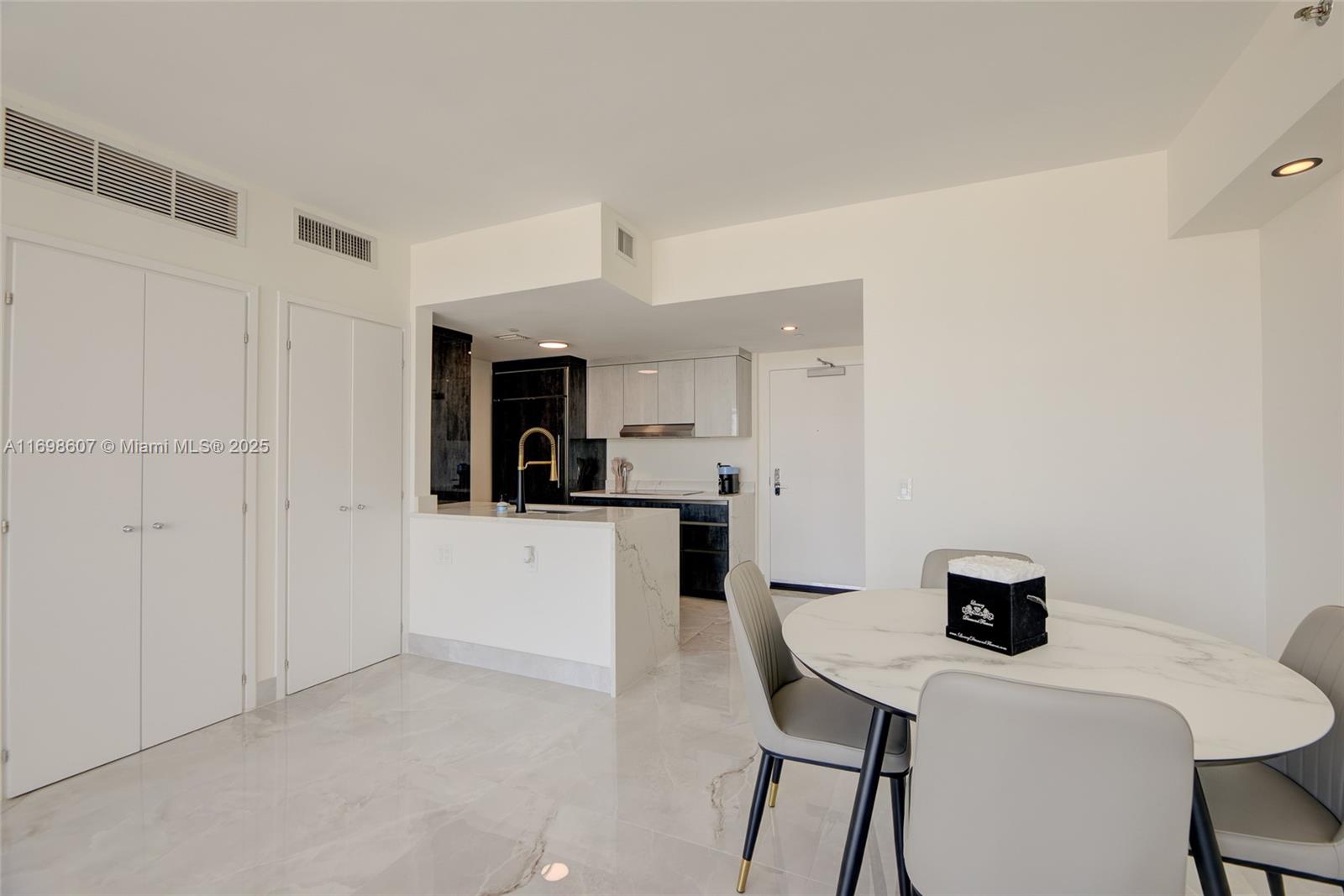 450 Alton Rd #2008, Miami Beach FL 33139