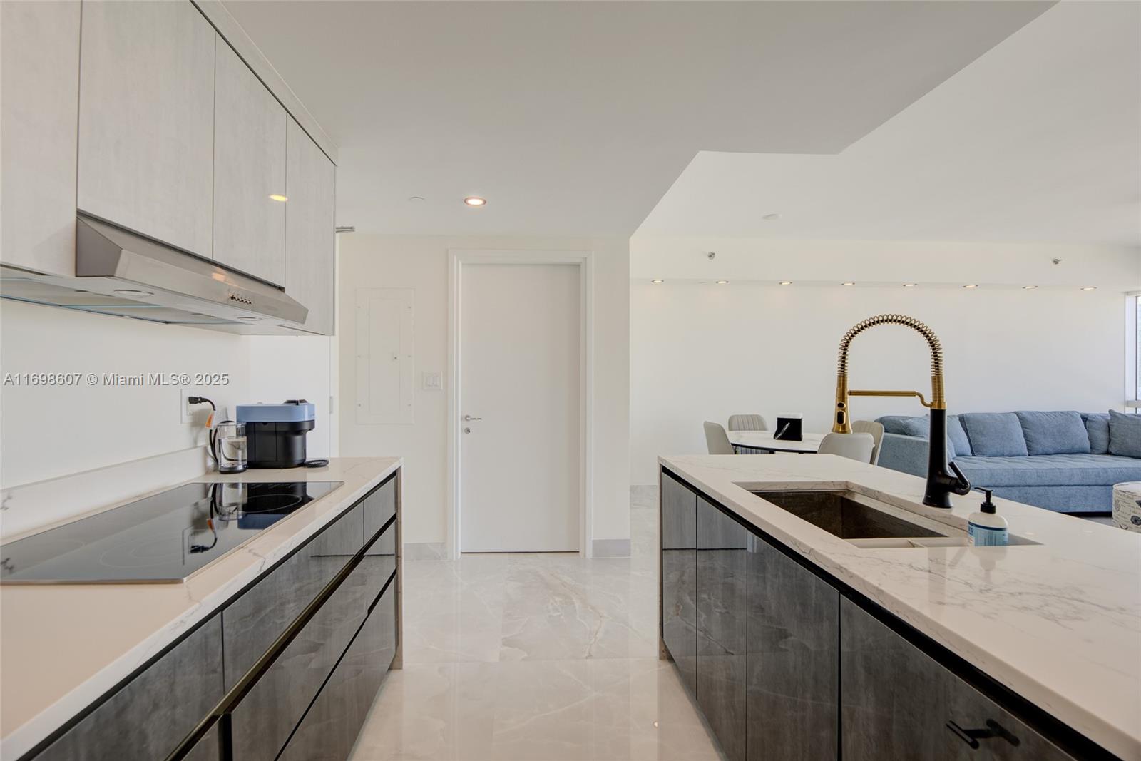 450 Alton Rd #2008, Miami Beach FL 33139