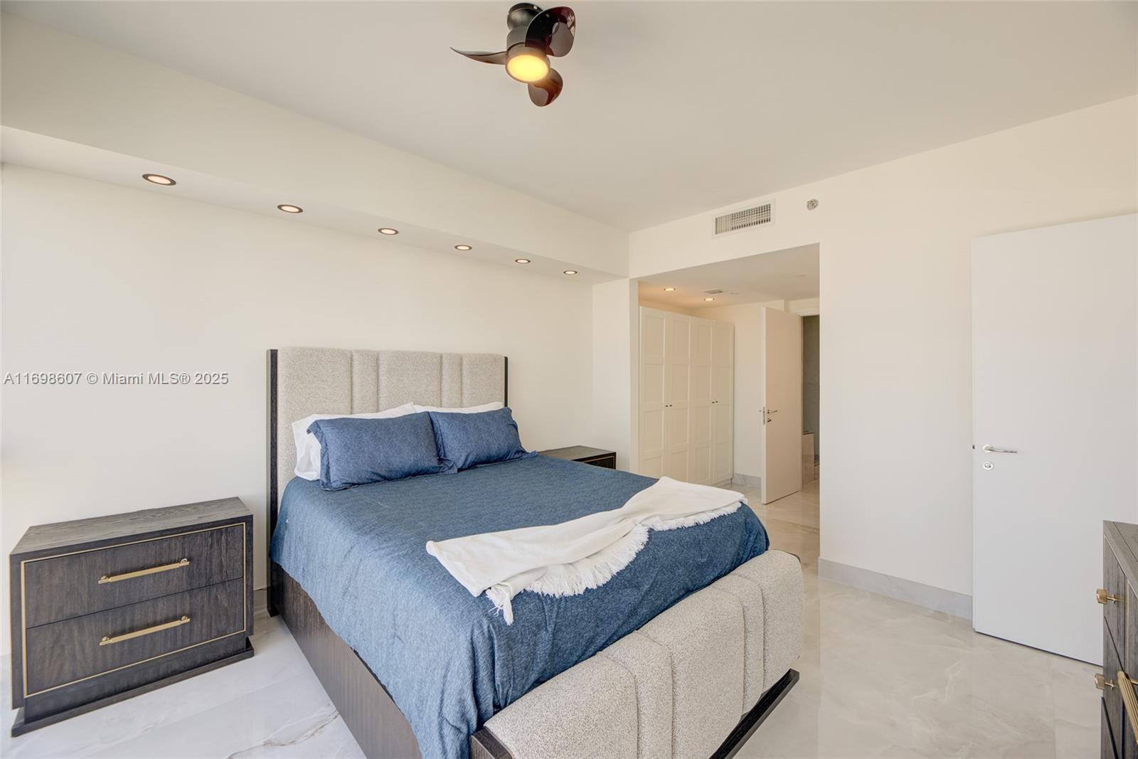 450 Alton Rd #2008, Miami Beach FL 33139
