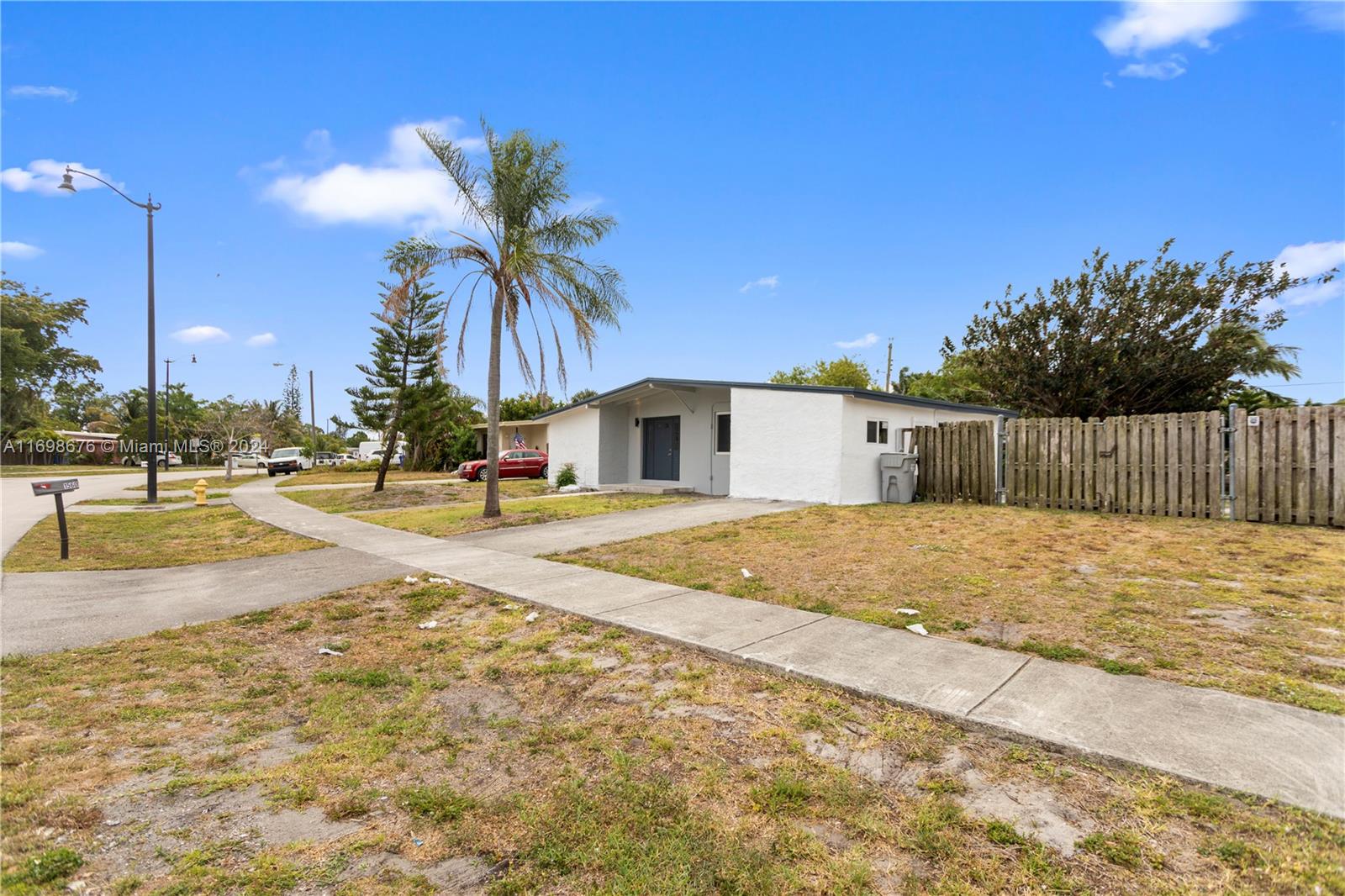 1560 NE 42nd Ct, Pompano Beach, Florida image 9