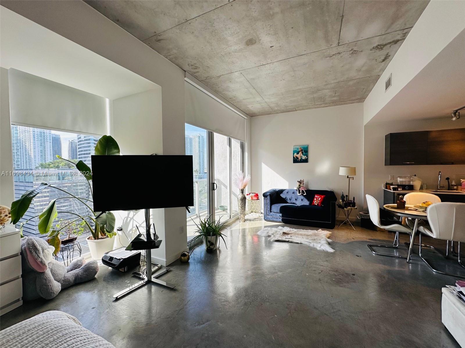 Listing Photo 12