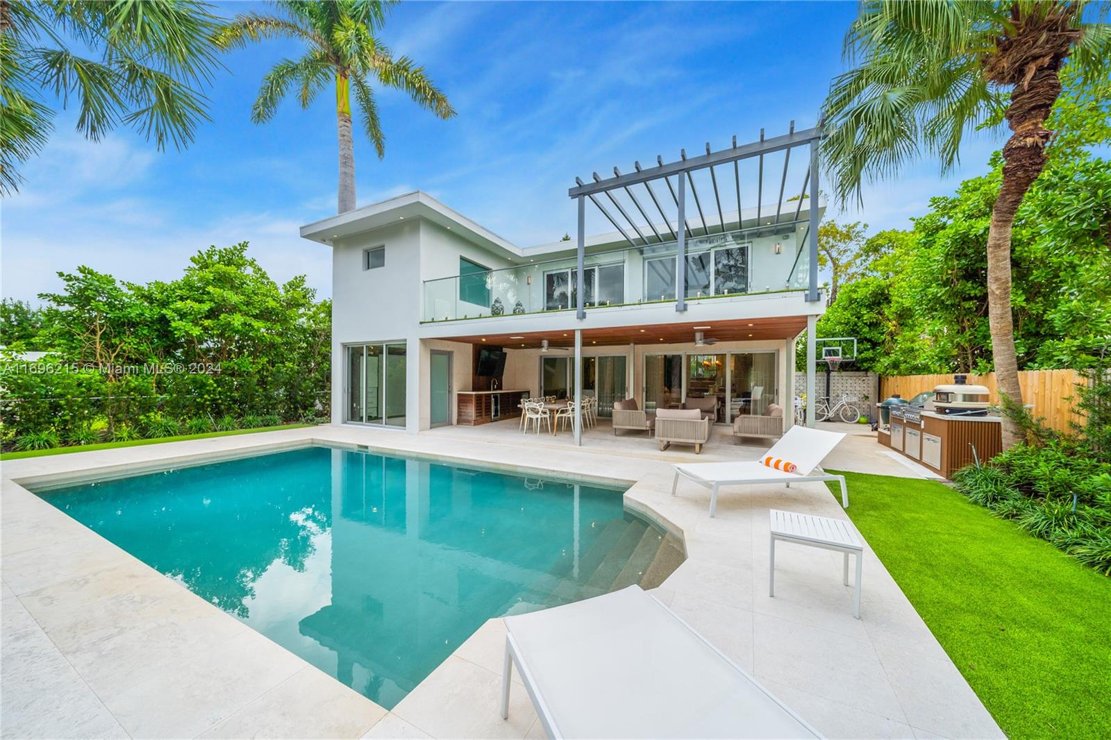 110 Venetian Way, Miami Beach, Florida image 2