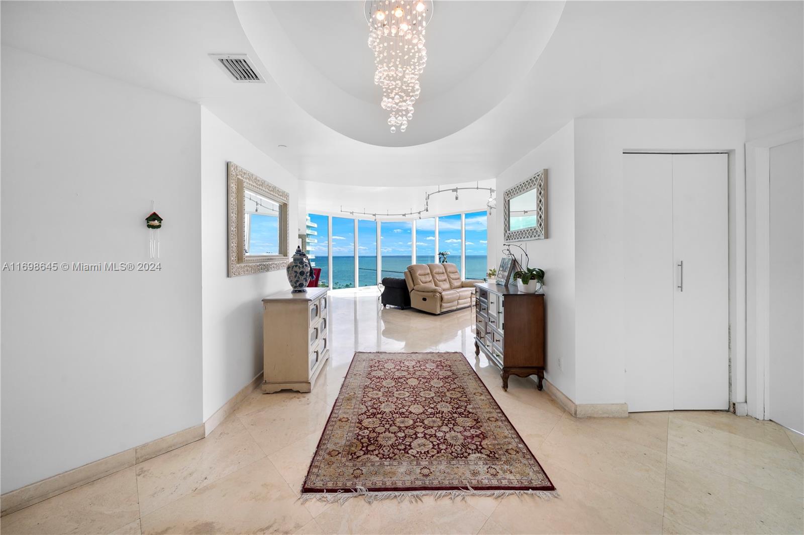 300 S Pointe Dr #1901, Miami Beach FL 33139