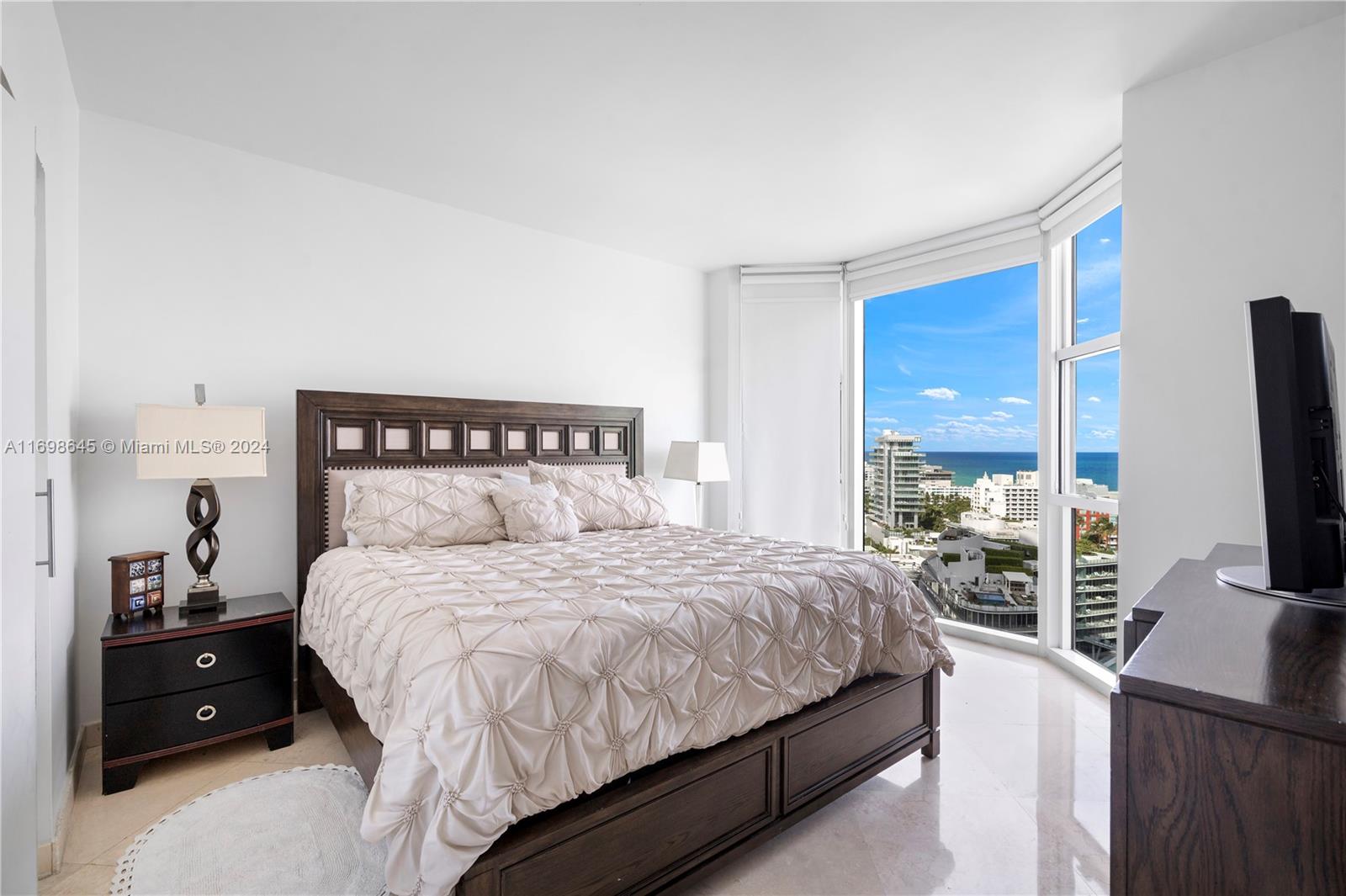 300 S Pointe Dr #1901, Miami Beach FL 33139