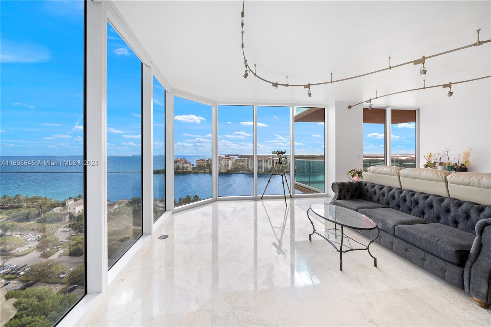 300 S Pointe Dr #1901, Miami Beach FL 33139